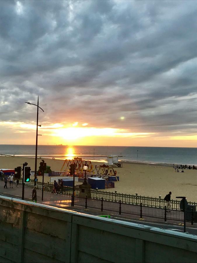 The Turner Apartment - Margate Beach - By Goldex Coastal Breaks 외부 사진